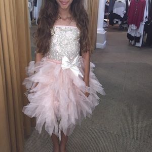 “Ooh la la”beautiful dress